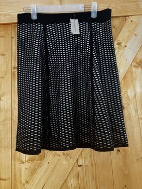 NWT Ann Taylor Black & White Textured Knit A-Line Skirt - Size S